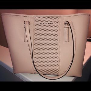 Micheal Kors blush purse